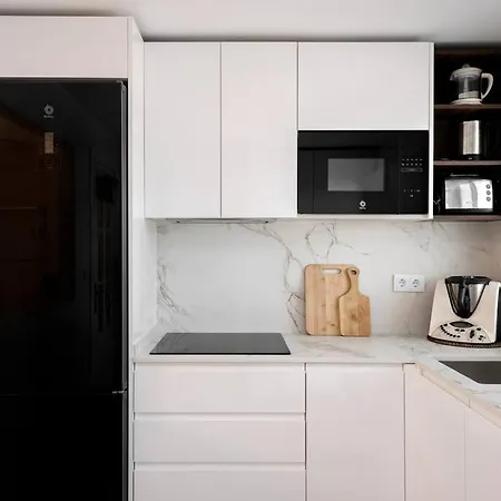 Apartamento 3 Bedroom Apartment, Next To The Beach, With Pool *