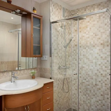 Apartamento 3 Bedroom Apartment, Next To The Beach, With Pool *